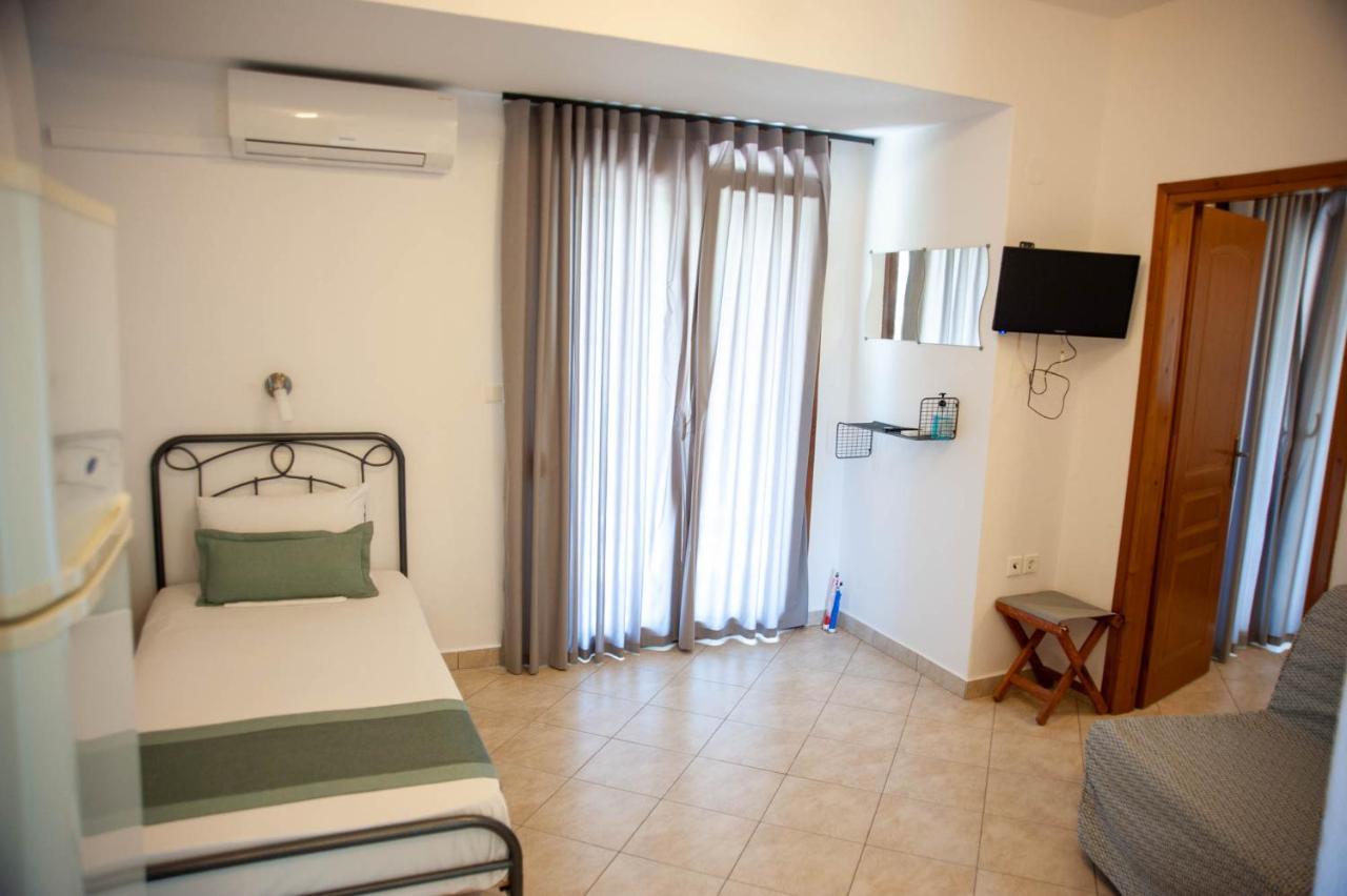 Alexandros Hotel Apartments ブアブロウ エクステリア 写真